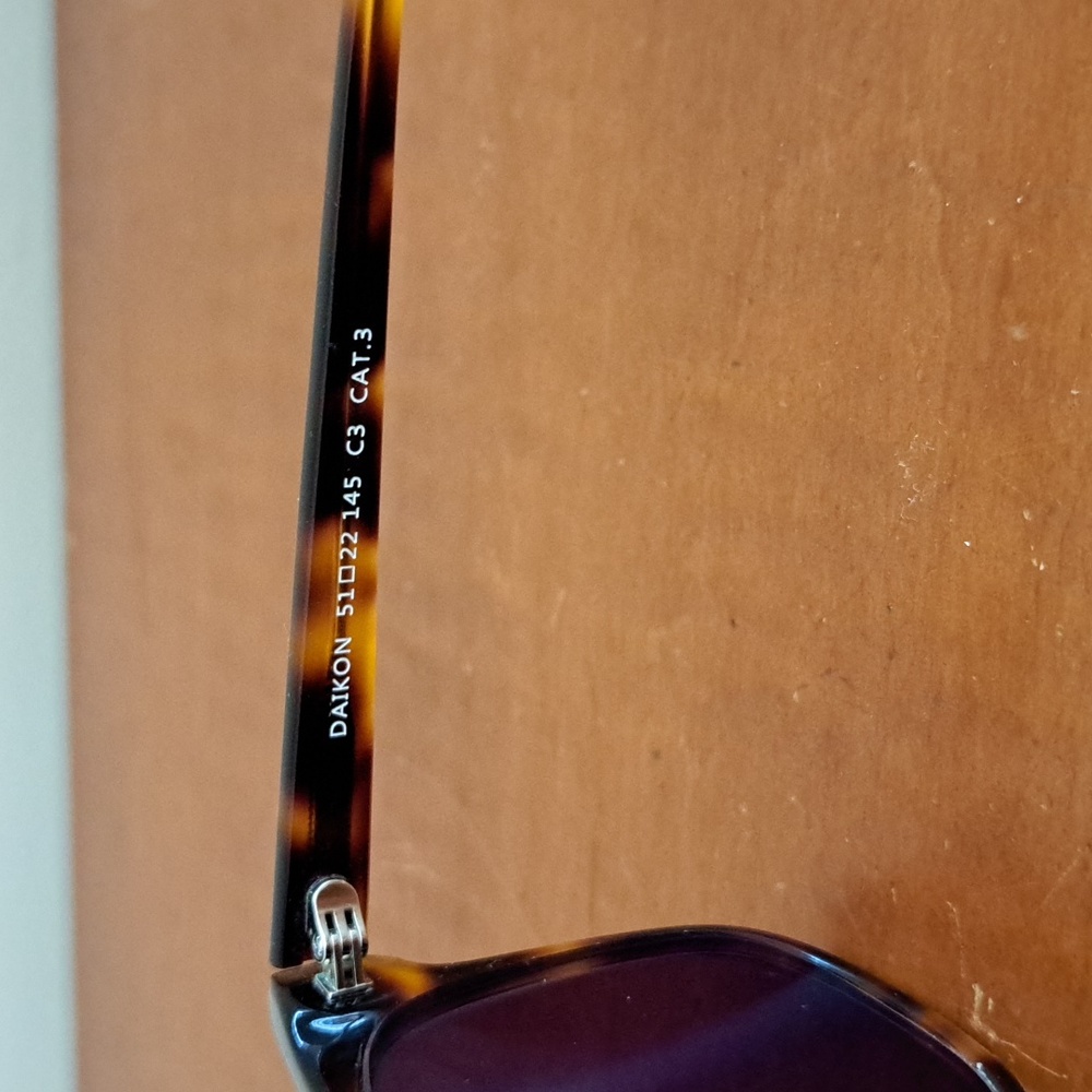Tortoise Shell Sunglasses - Picture 3 of 3